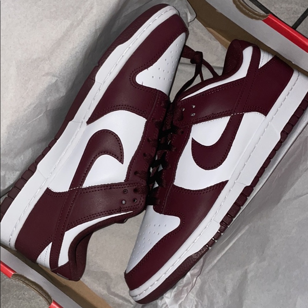 Nike Dunk Low Retro Burgundy